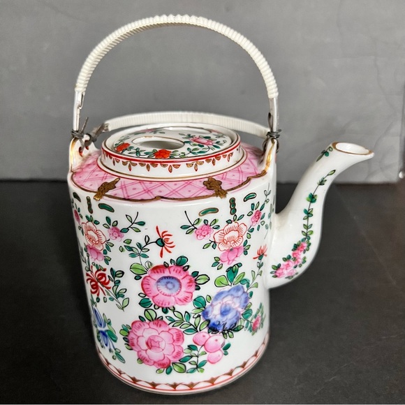 Vintage Japanese Tea Pot Lowestoft Hand Painted White with Flowers - Picture 10 of 16